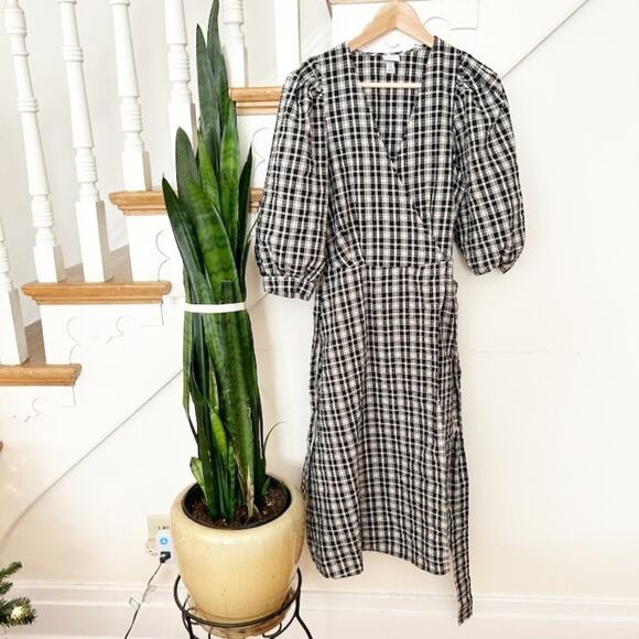 a new day Dresses & Skirts - A New Day Black White Plaid Puff Sleeve Faux Wrap Dress Size XS
